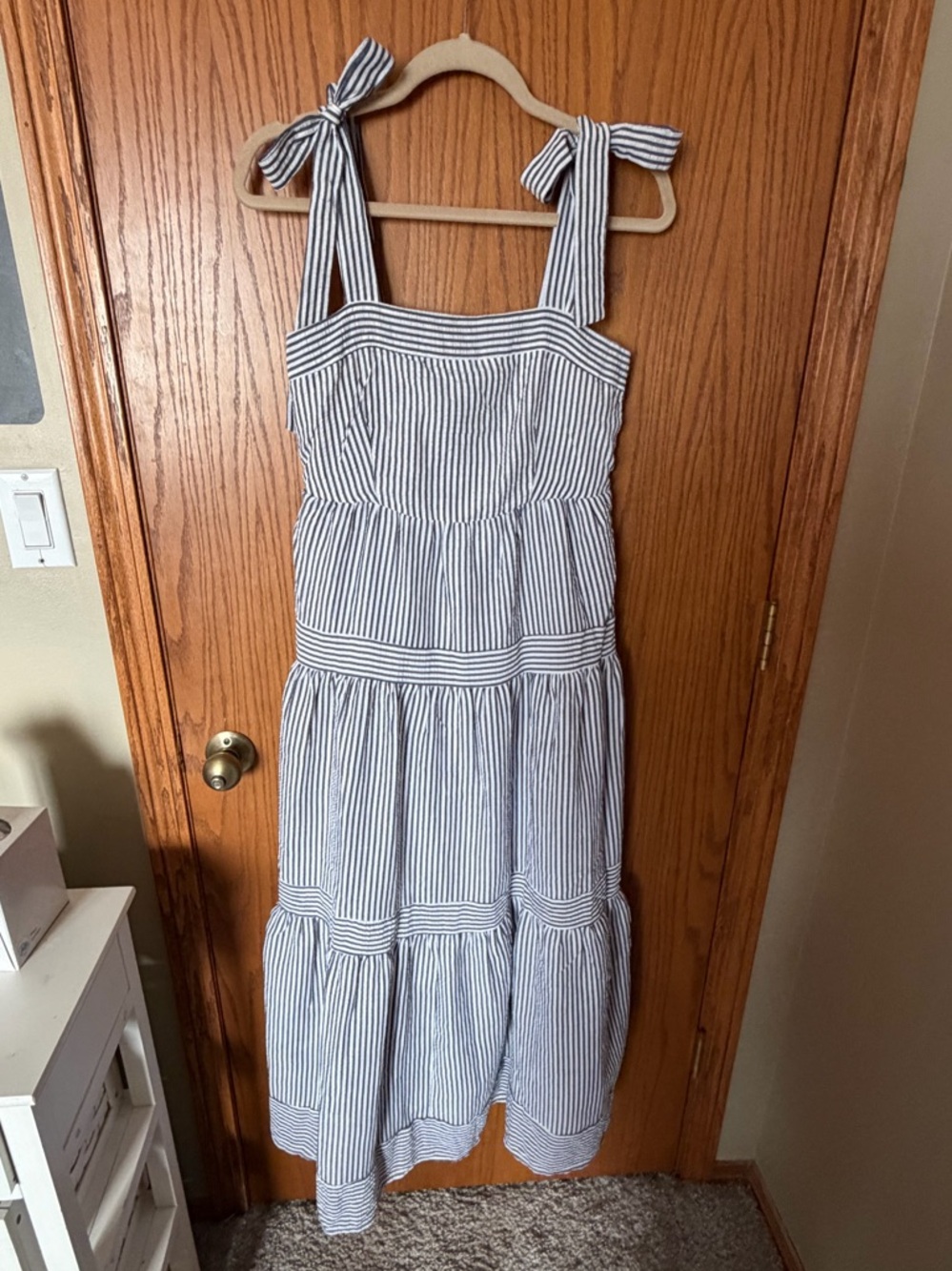 NWT Seersucker Striped lined Midi Dress in Navy & White.